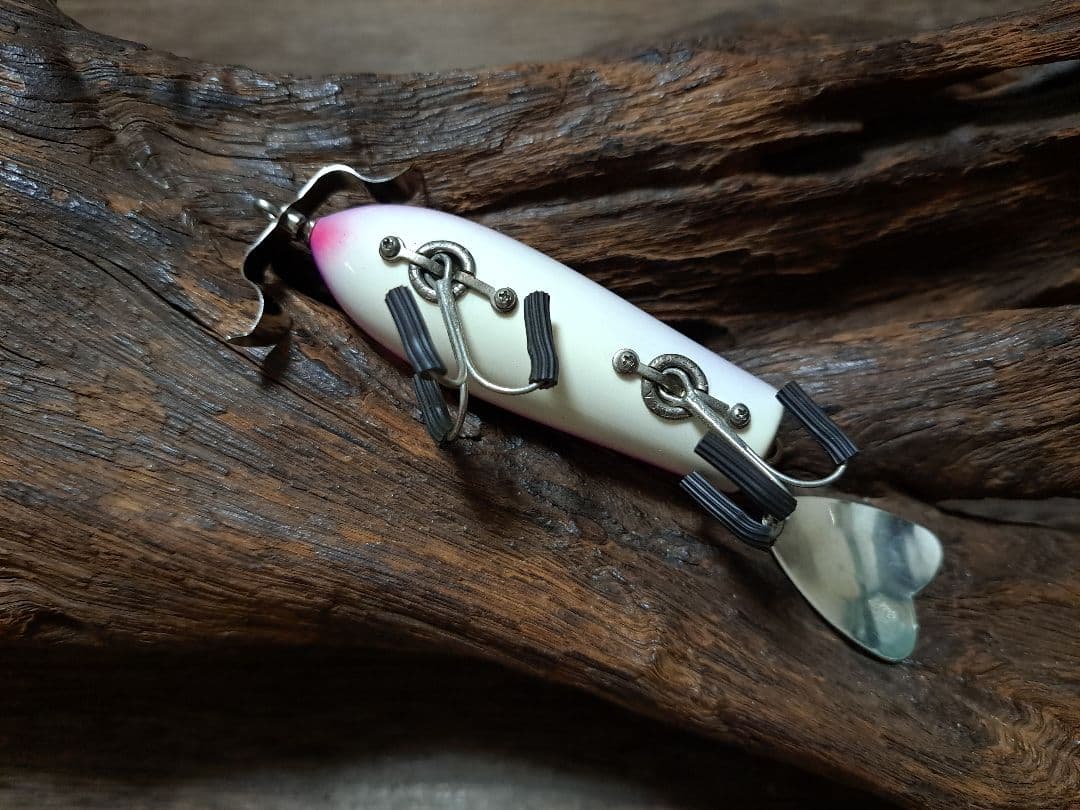 未使用品　ザウルス　バルサ50　マンボー　manb-O
