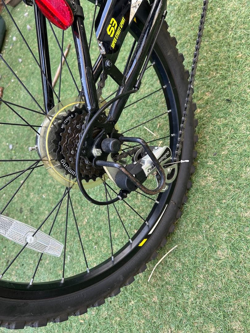 ジュニアスポーツ自転車 ブラック/イエロー　22インチ