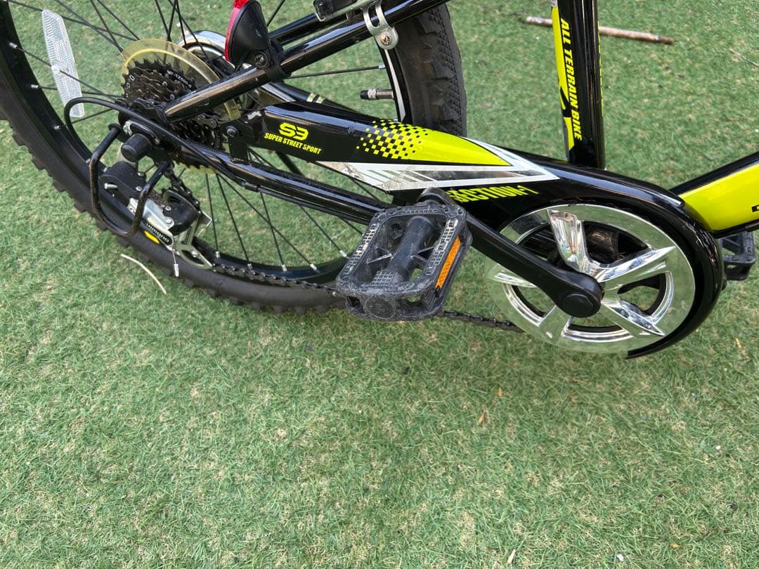ジュニアスポーツ自転車 ブラック/イエロー　22インチ