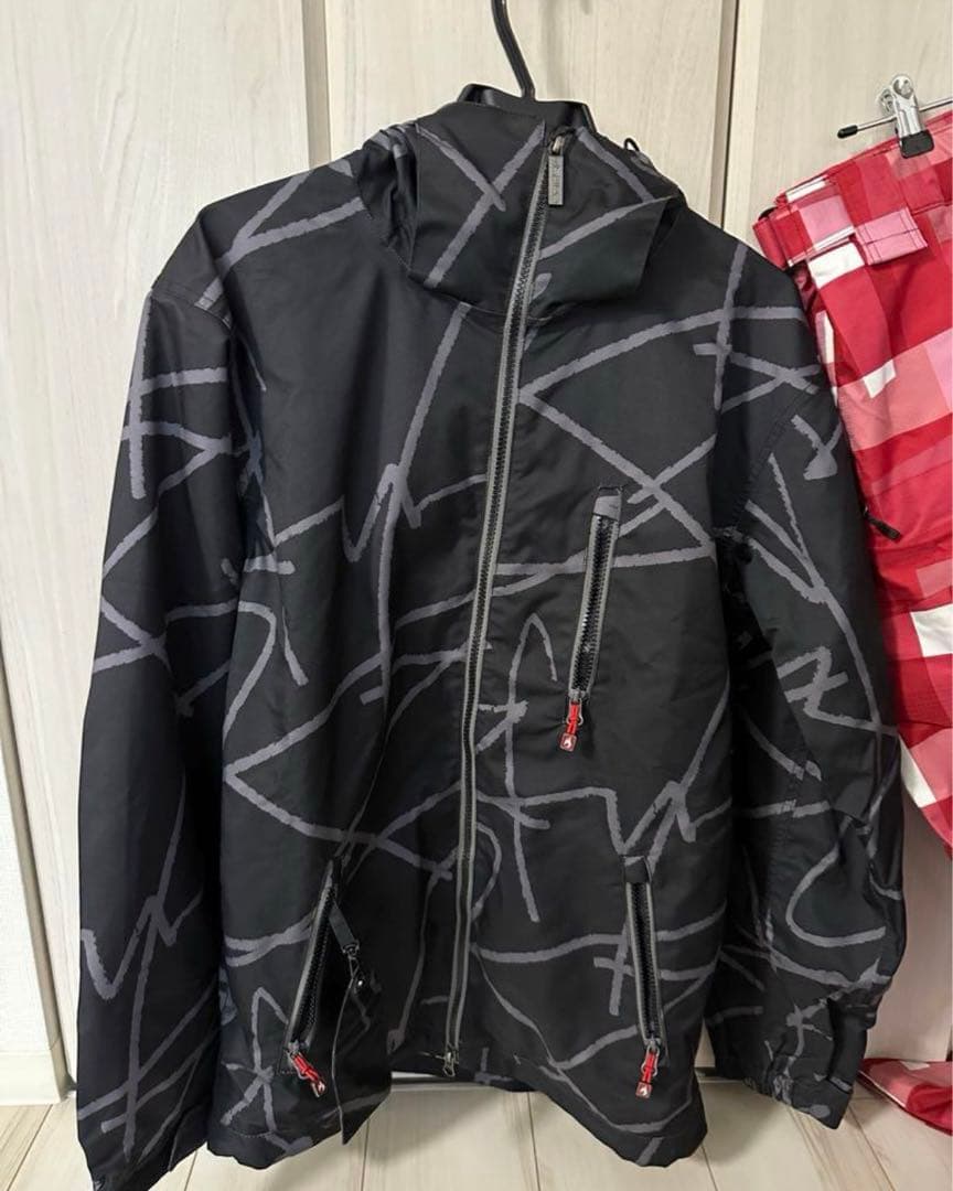 HELLY HANSEN（ヘリーハンセン）のスノボウェア上下セット