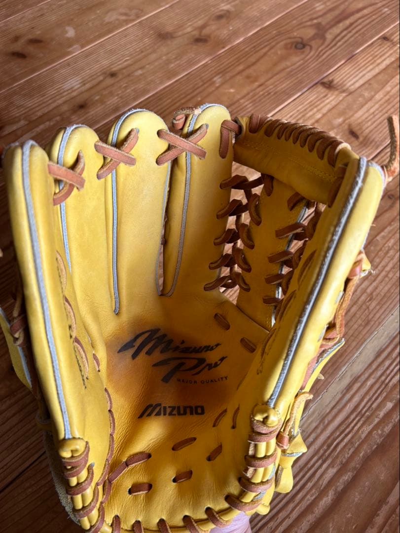 Mizuno Pro 軟式グローブ イエロー