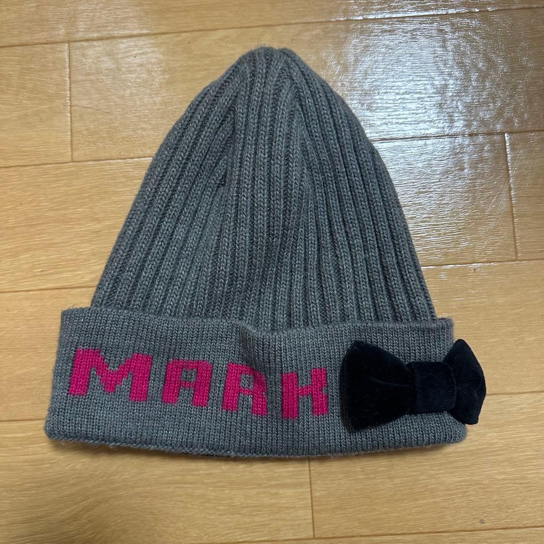 マークアンドロナ　リボン付きグレーのニット帽