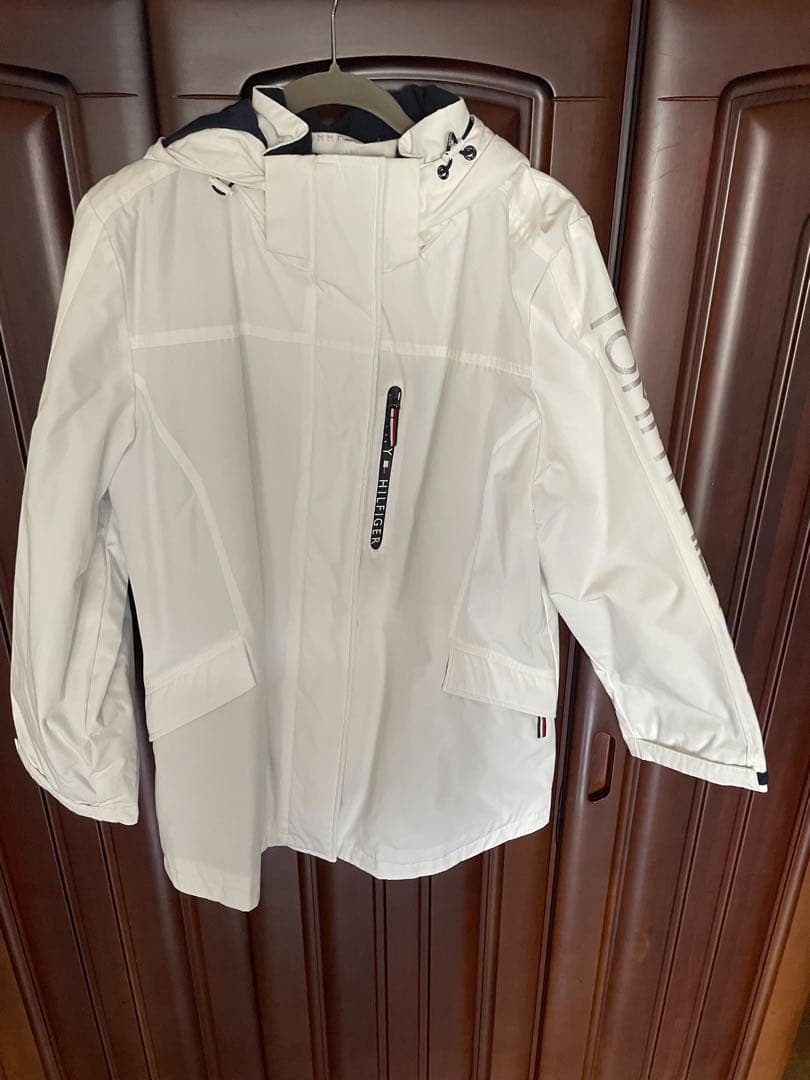 トミーヒルフィガーのナイロンジャケット　2XL