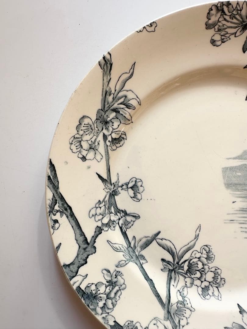 クレイユモントロー　CERISIER フランス　アンティークプレート　皿