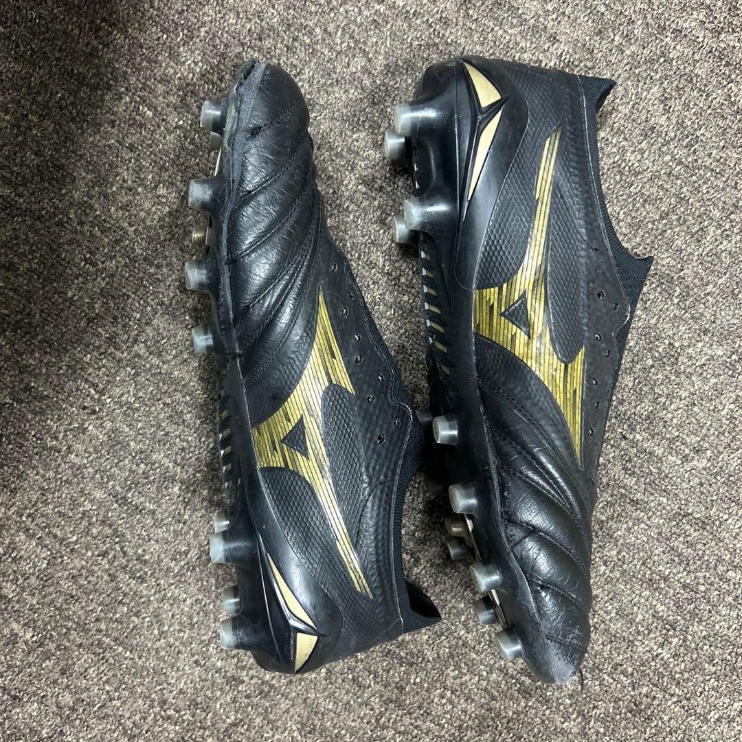 Mizuno サッカーシューズ ブラック/ゴールド