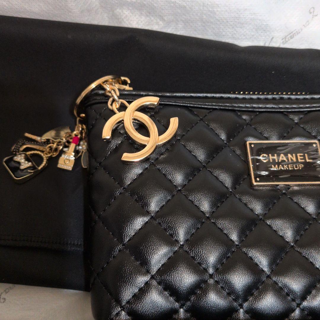 新品未使用　CHANELノベルティ　ポーチ　セカンドバッグ新品ノベルティャーム付