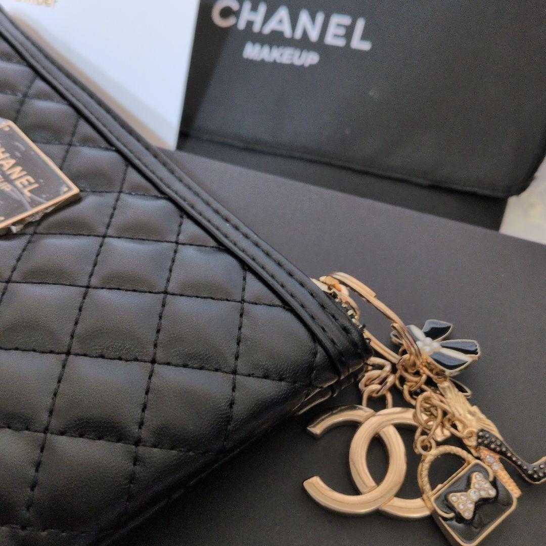 新品未使用　CHANELノベルティ　ポーチ　セカンドバッグ新品ノベルティャーム付
