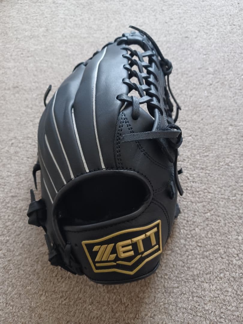 軟式グローブ　ZETT 　新品