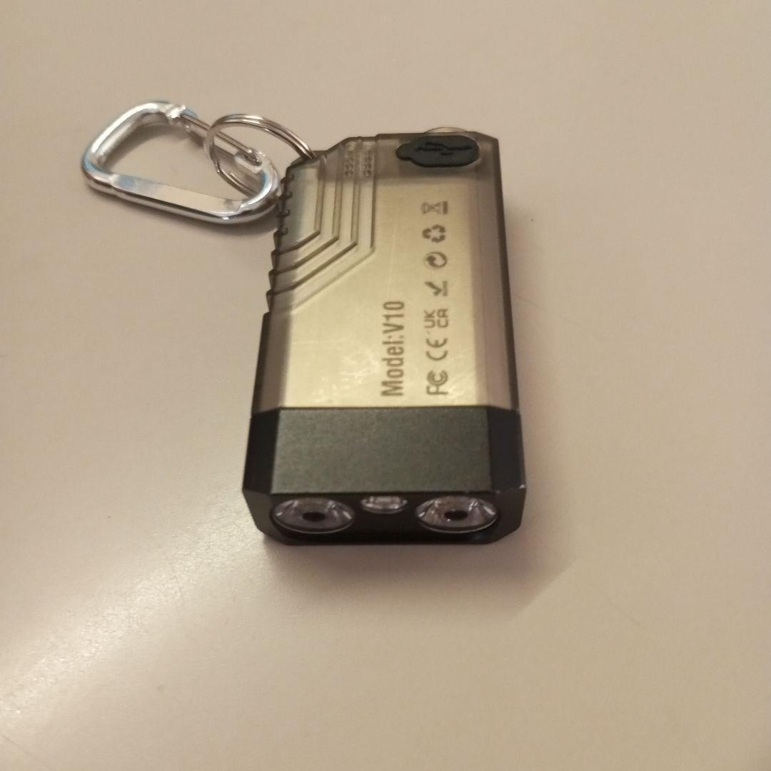 Model V10 LEDライト カラビナ付き