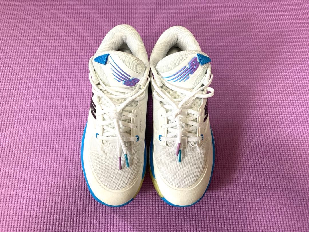 たけ 【美品】New Balance FuelCell HESI LOW