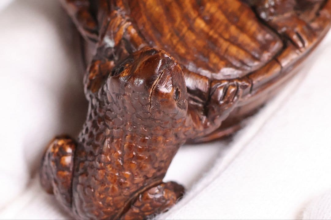 木製 提物 根付 在銘 水浴び 蛙 カエル 彫刻 木彫り【MB296】