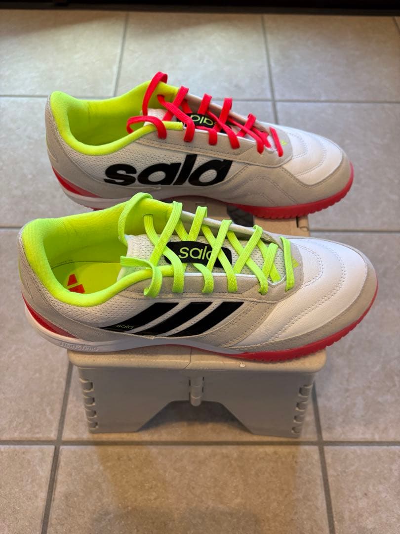 フットサルシューズ adidas IH7684