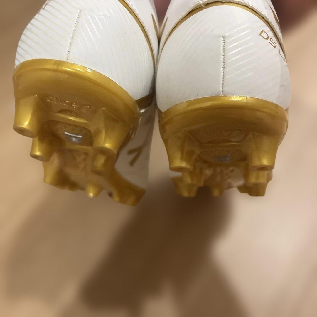 ASICS サッカーシューズ ホワイト/ゴールド 27.5cm