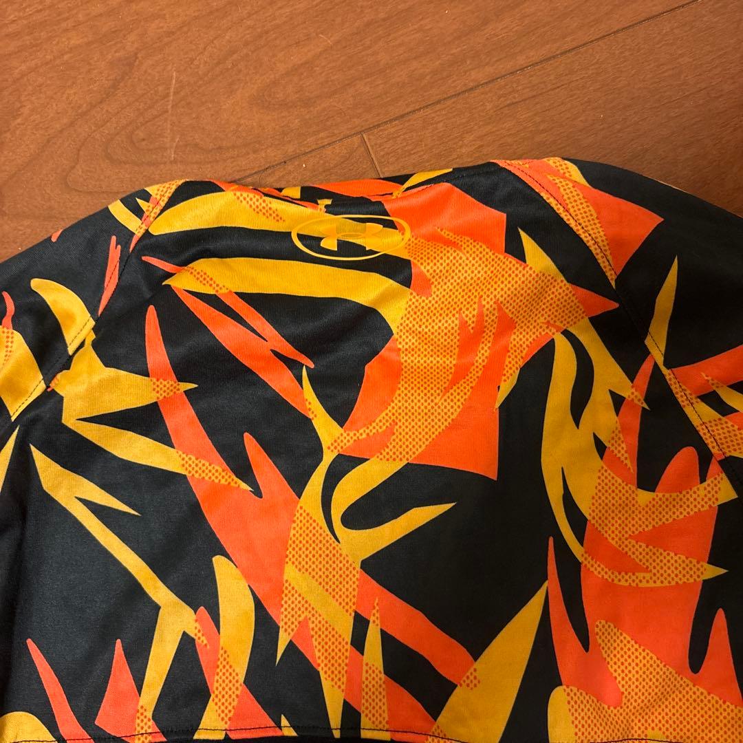 Under Armour フレーム柄セット Mサイズ　バスケ　シャツ＆パンツ
