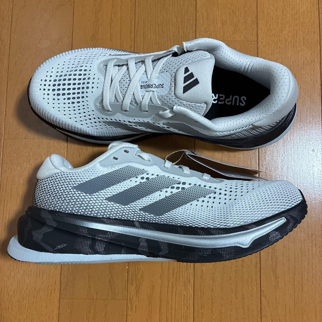 アディダス ランニングシューズ　スーパーノヴァ ライズ　　ID8782
