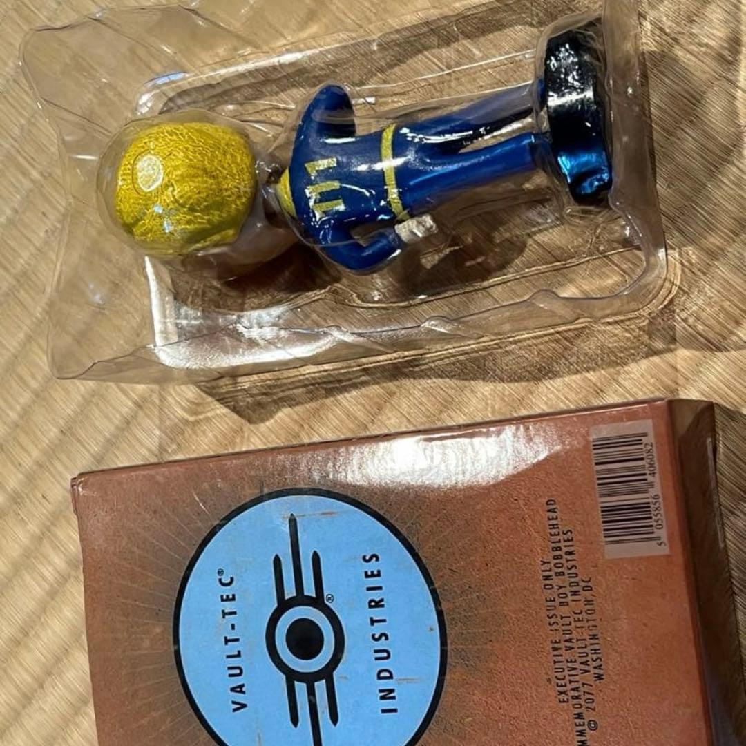 Falloutフォールアウト グッズ ボルトボーイ 111カリスマgoodサイン