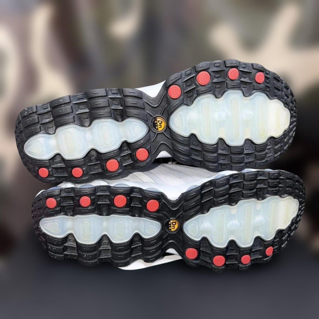 ヒ*ロ様 Nike　ナイキ エア マックス Dn8 レザー　２６ｃｍ