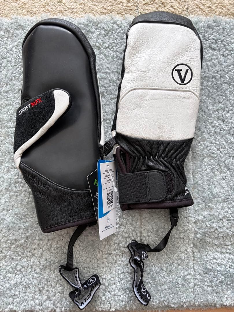 VICROY BOOST PRO グローブ L ホワイト