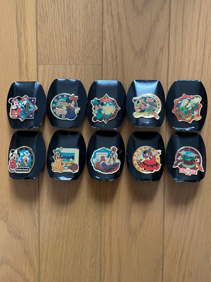 森永製菓　ディズニー　ピンズコレクション　世界の旅　25個セット