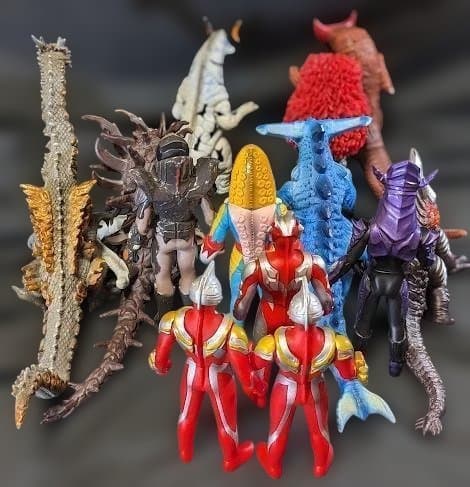 ウルトラマンマックス＆登場怪獣・宇宙人（バンダイ）ソフビフィギュア13体セット