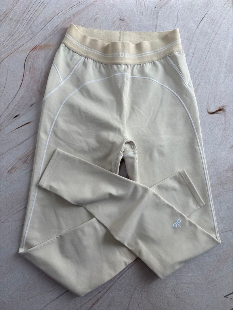 【美品】Alo airbrush leggings