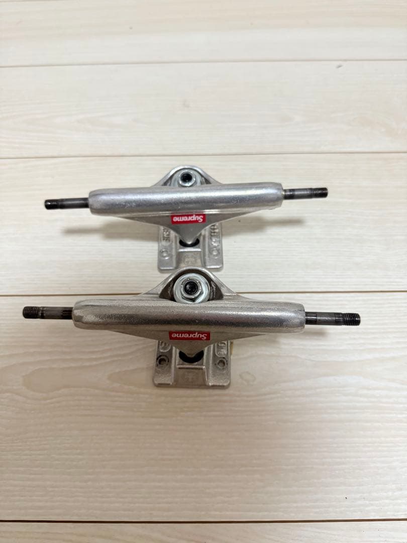Supreme Independent Truck サイズ139