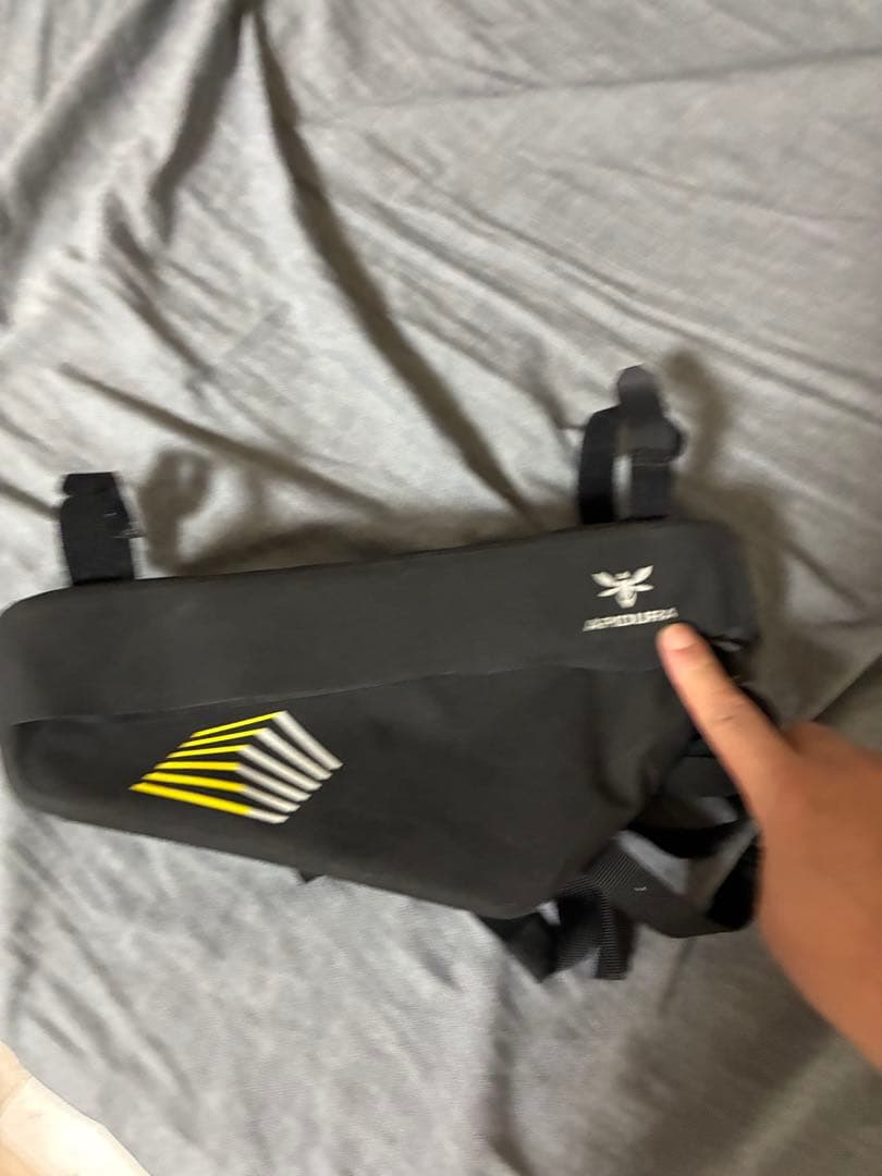 【美品・定価17,630円】APIDURA アピデュラ　フレームバック