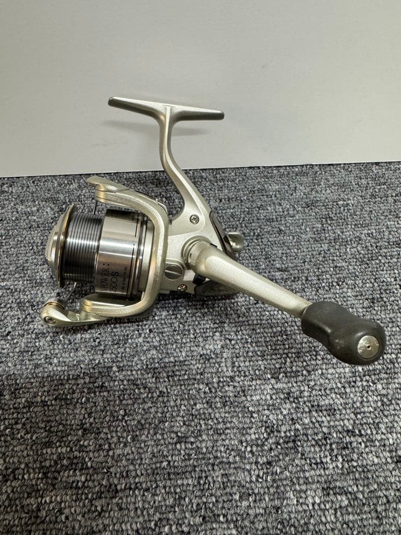 SHIMANO シマノ03ツインパワー Mg 2500S スピニングリール