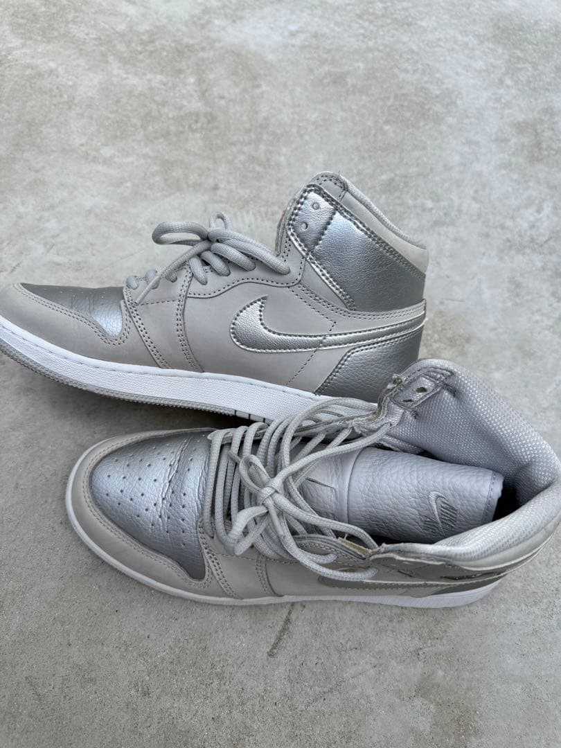 Nike Air Jordan 1 グレー シューズ