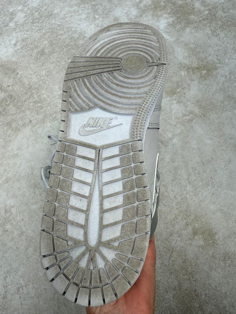 Nike Air Jordan 1 グレー シューズ