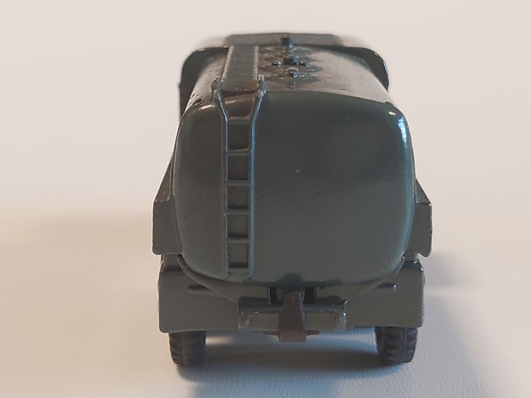 ミニカー DINKY PRESSURE REFUELLER RENAULT