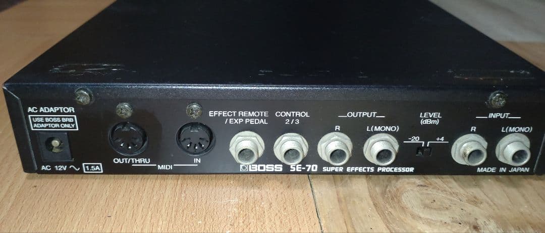BOSS SE-70 マルチエフェクター