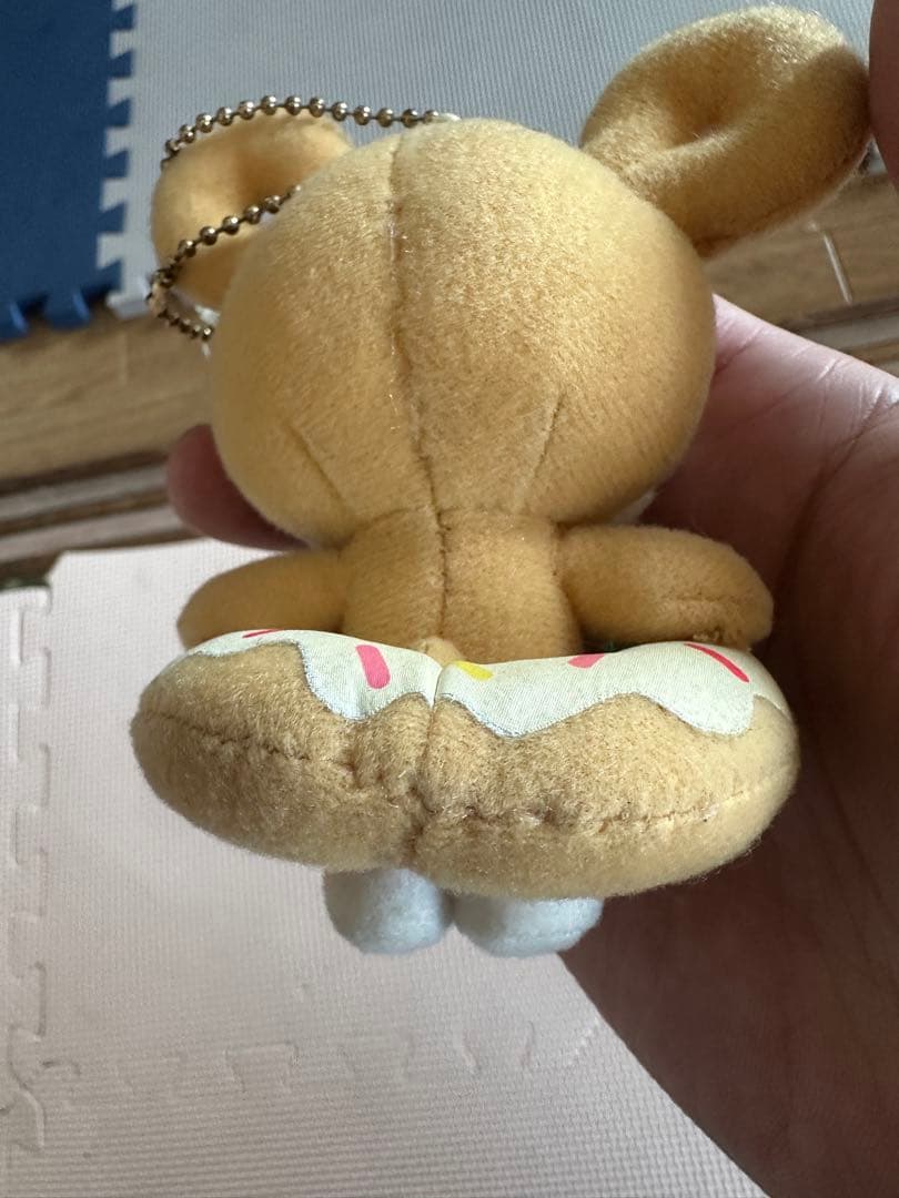 希少 ハローキティ ドーナツ型ぬいぐるみ