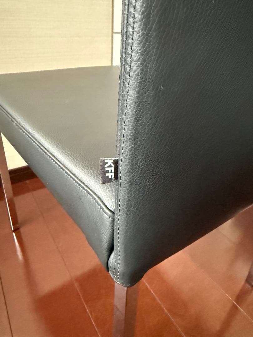 黒い皮革のモダンチェア イタリアのブランド