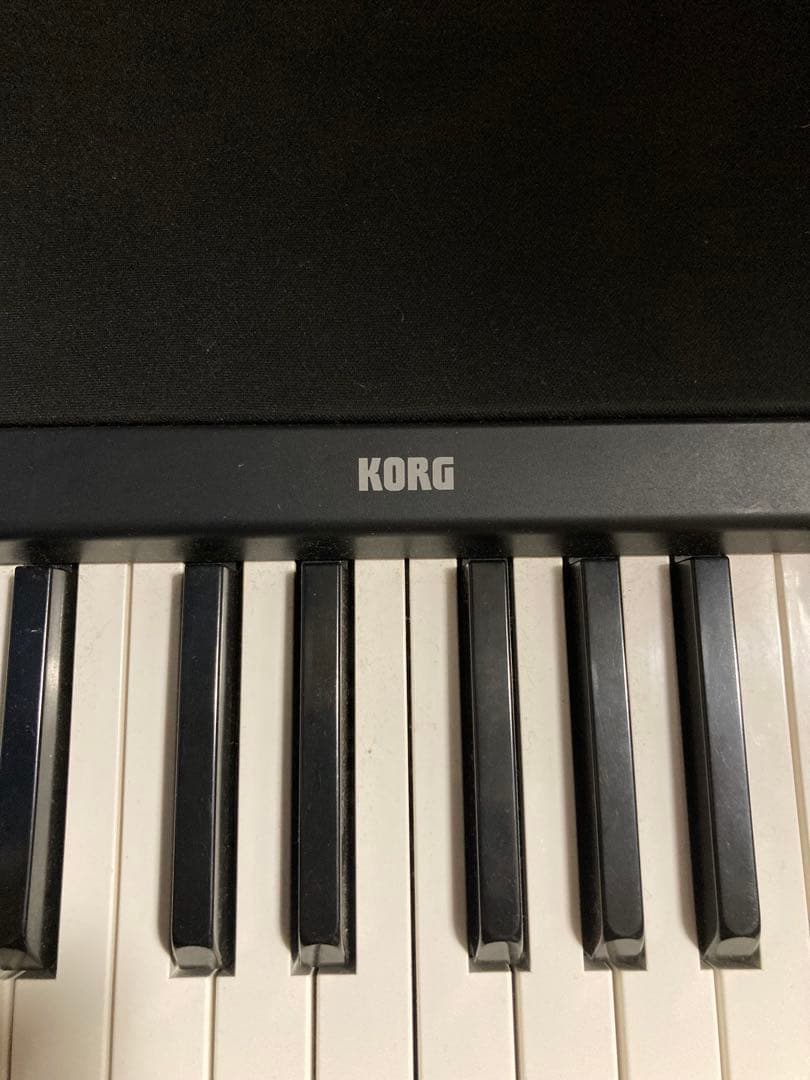 コルグ KORG 電子ピアノ B1モデル　スタンド　中古