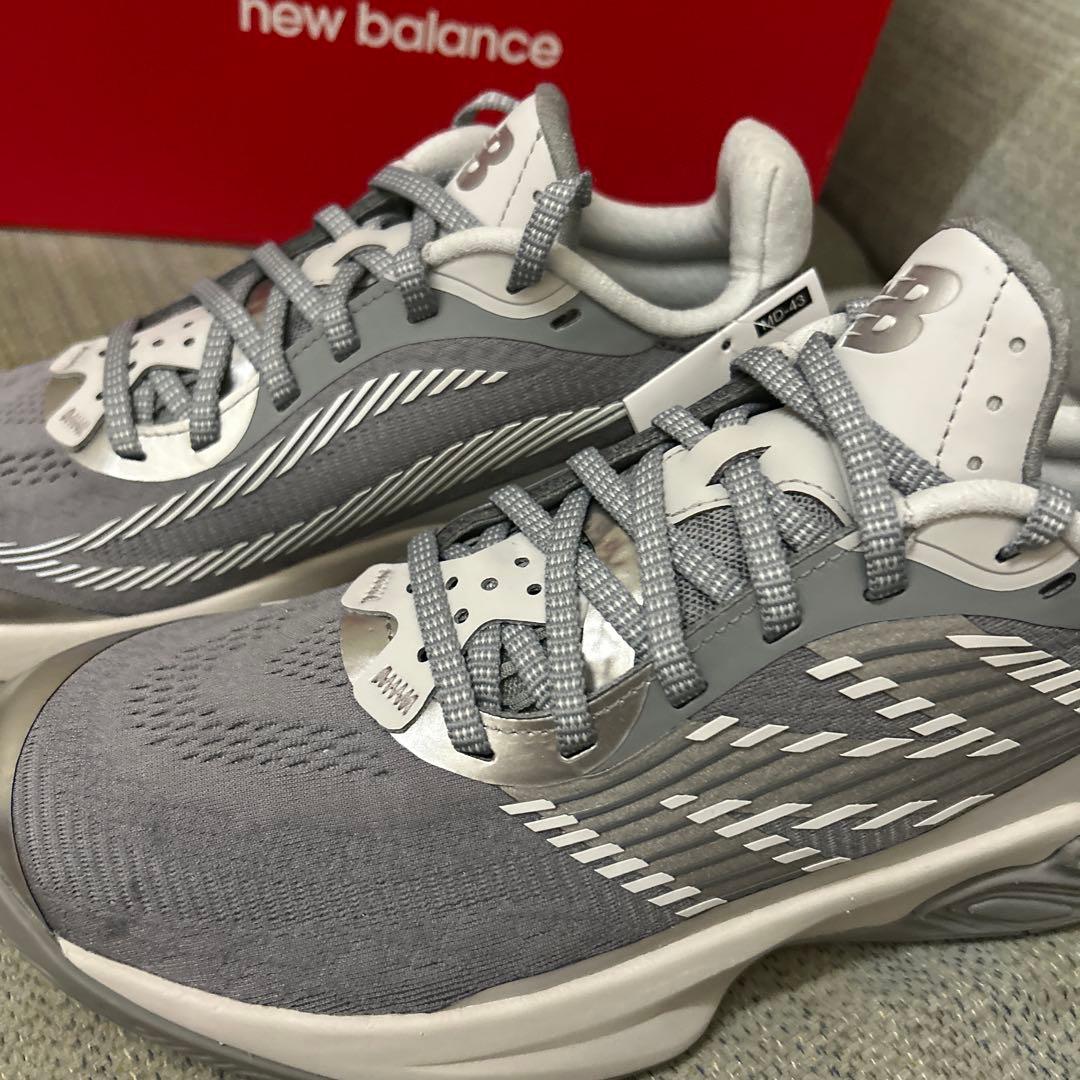 New Balance バスケットボールシューズ グレー/シルバー