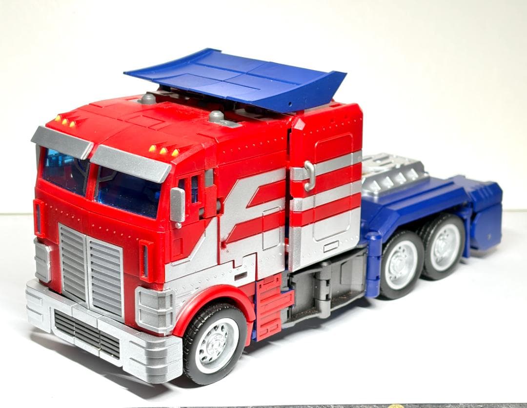 非正規TF　IDW　オプティマスプライム風　トランスフォーマー