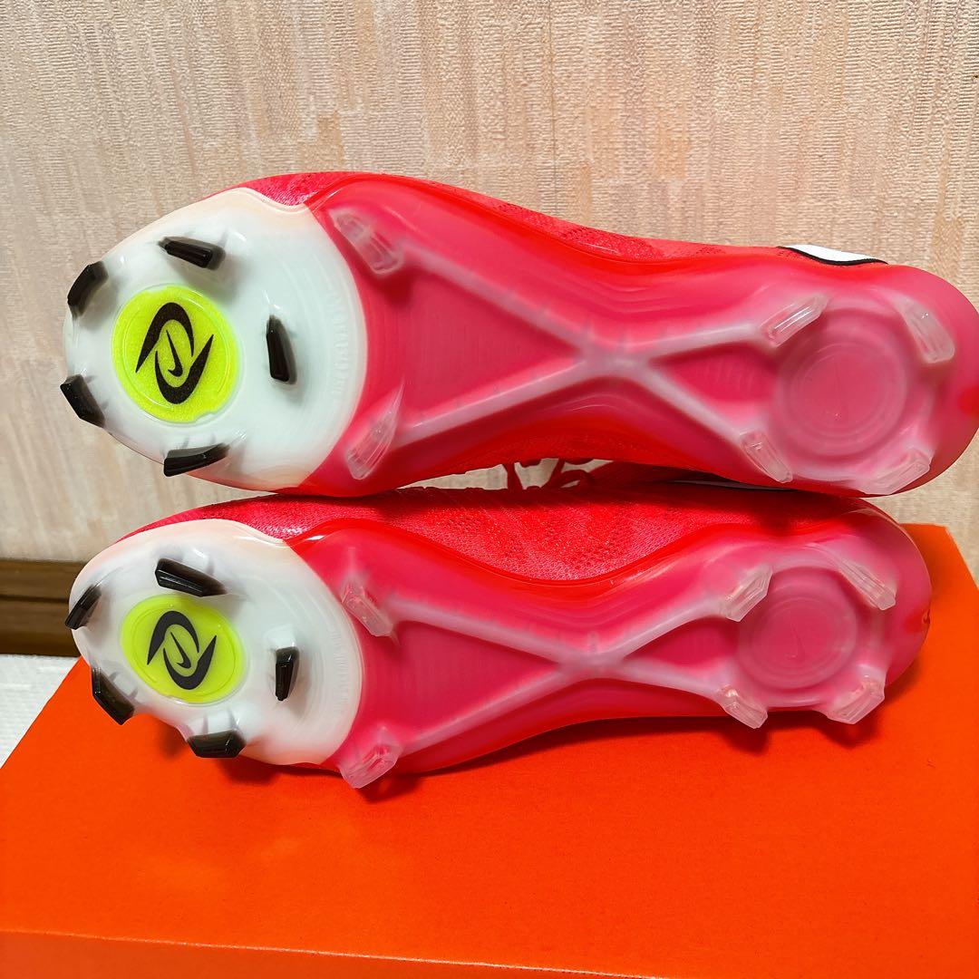 【新品】NIKE ファントム ルナ エリート FG ブライトクリムゾン