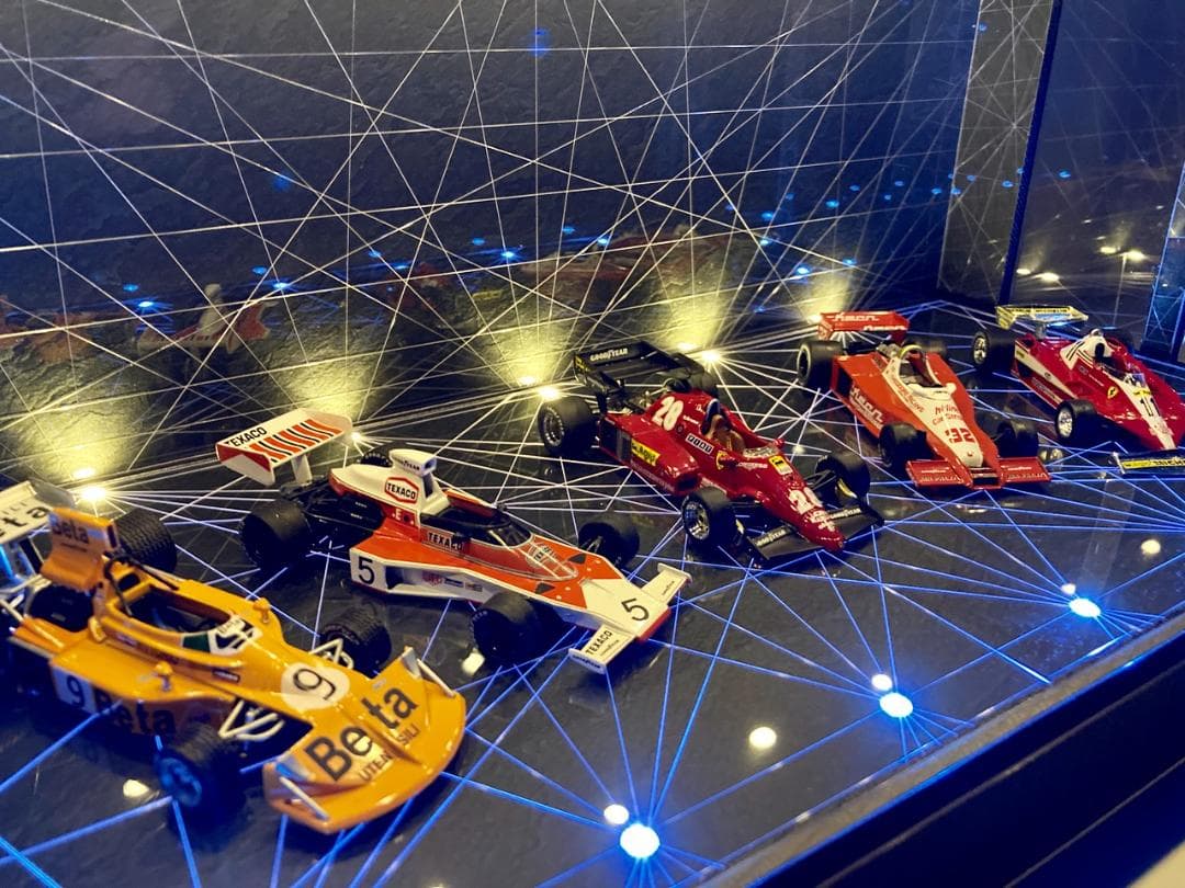 1/18展示可・BK幾何学・ディスプレーBOX / LED25灯・ネオジオラマ