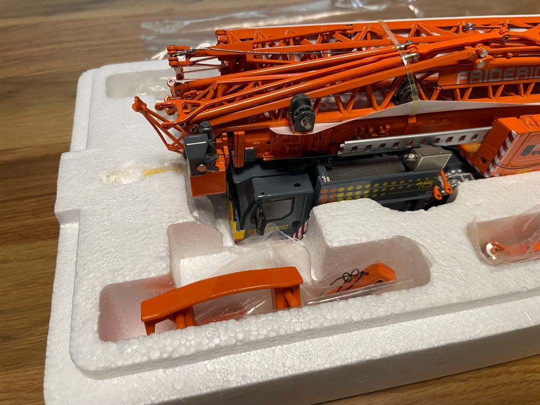 新品未使用　Friderici Liebherr MK140 1/50