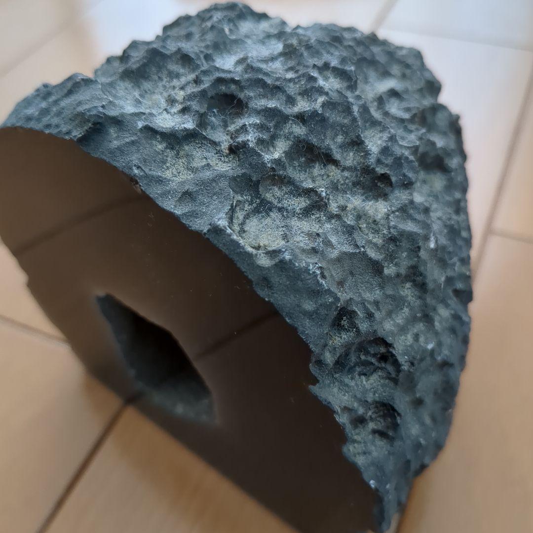 黒めのお　原石