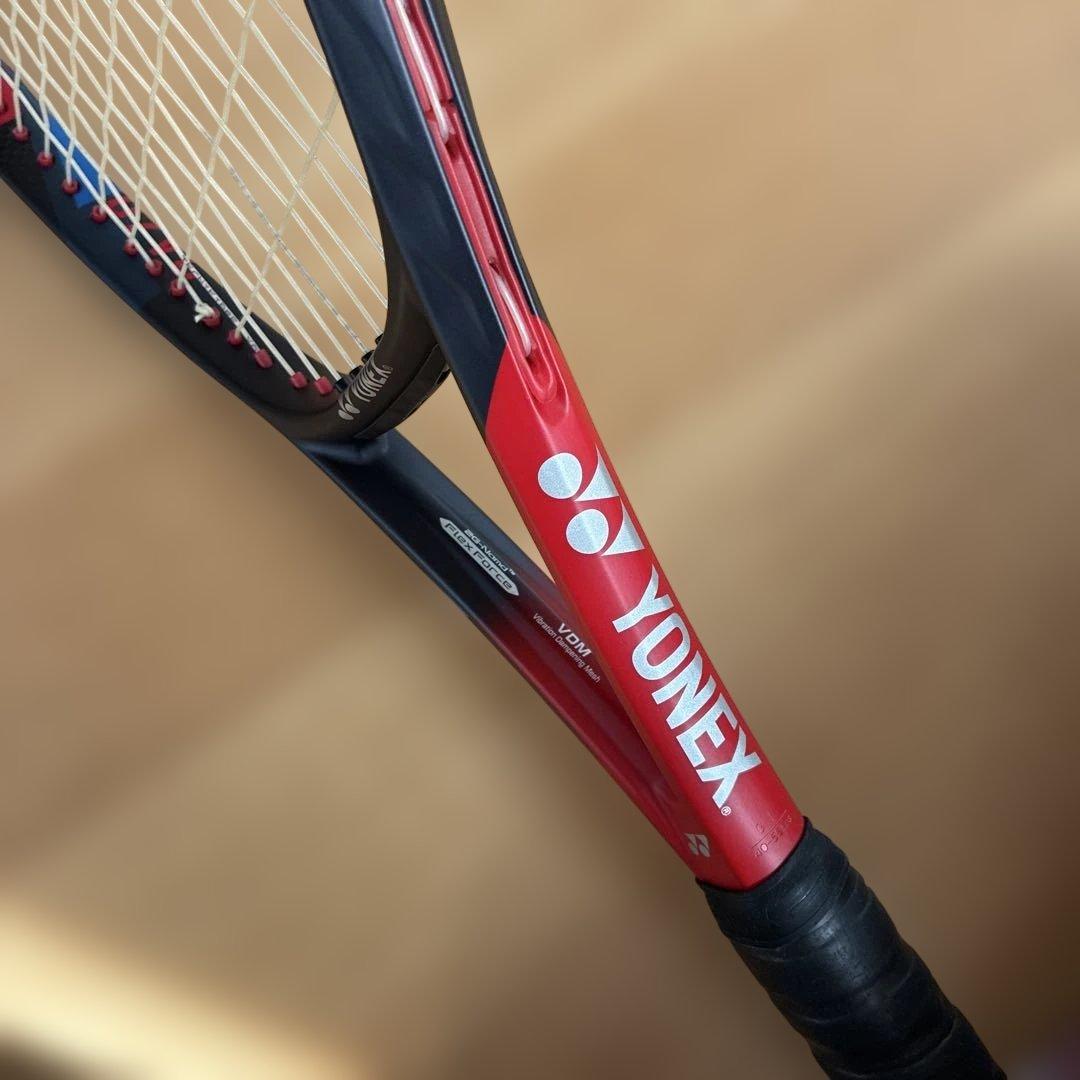 YONEX VCORE 100L テニスラケットＧ1 　グリップテープ付