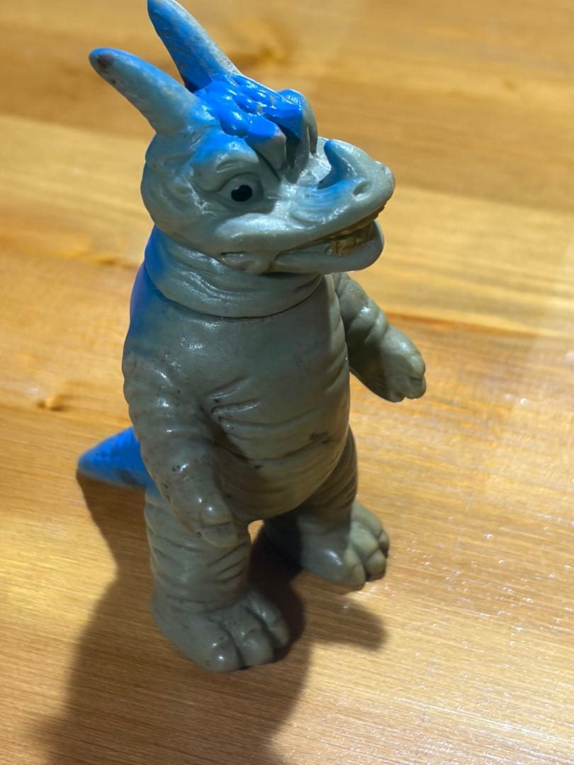 昭和レトロ怪獣フィギュア