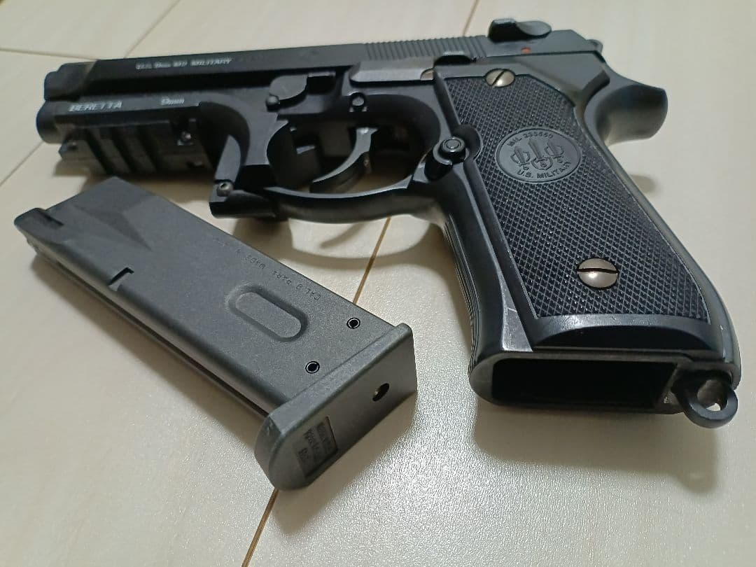 【中古品】東京マルイ ガスガン「M92Fミリタリーモデル」＋アンダーレール付き