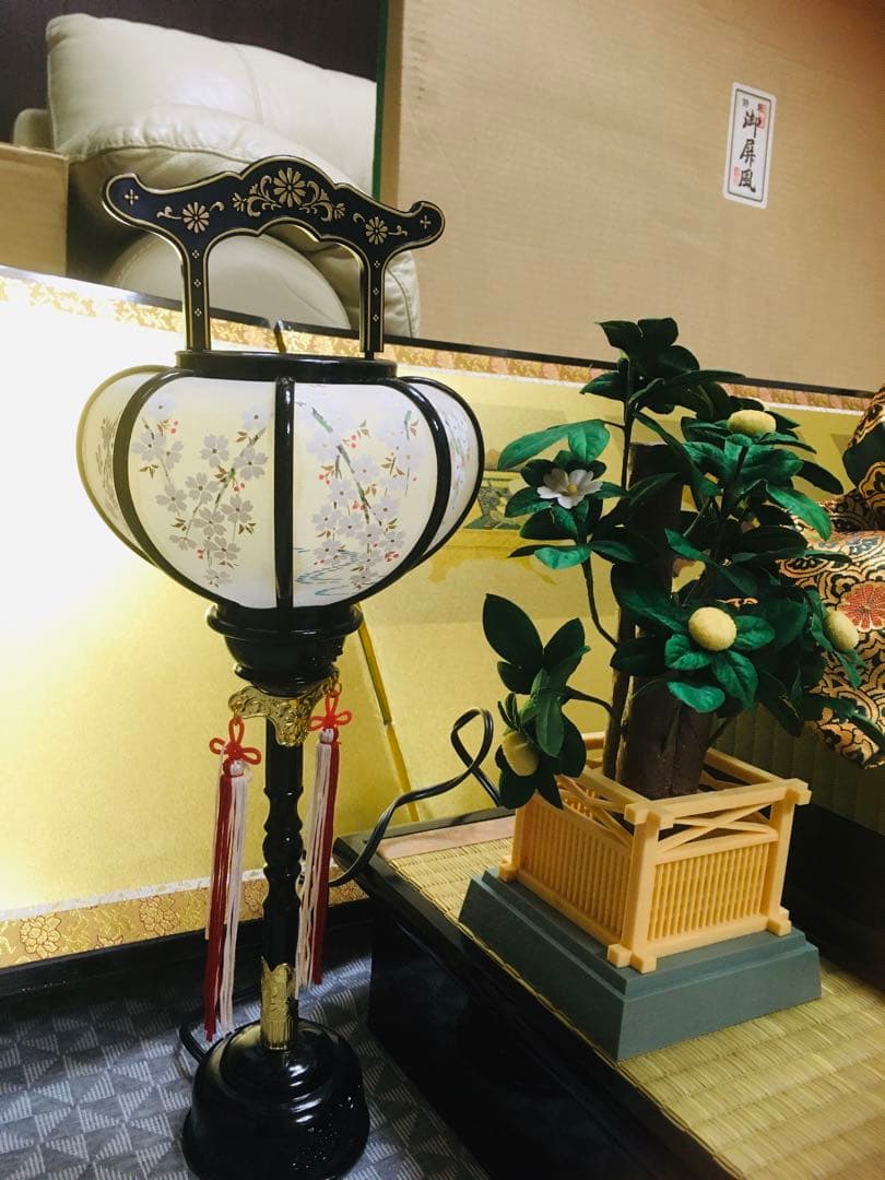 伝統的なひな人形セット