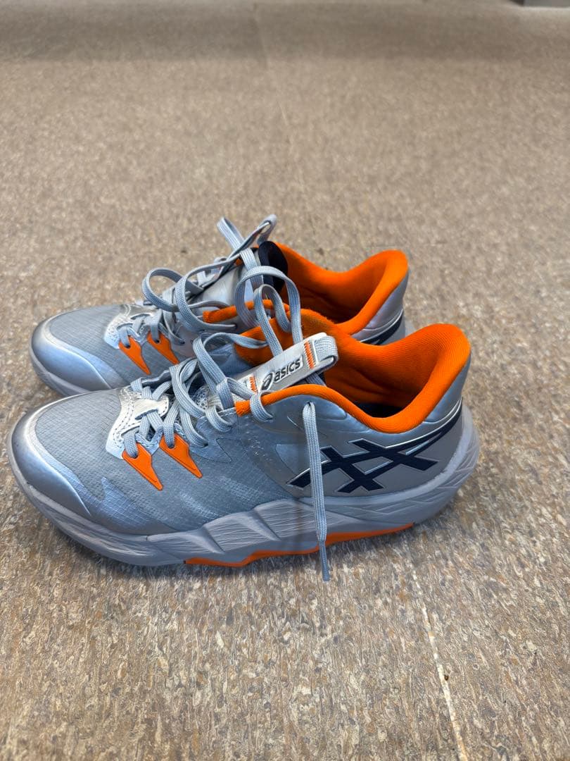 ASICS アンプレアルスLOW2