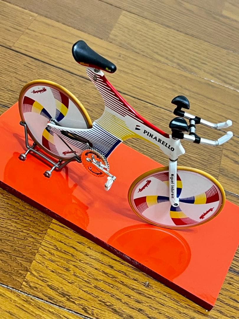 PINARELLO Espada ミニチュアバイク