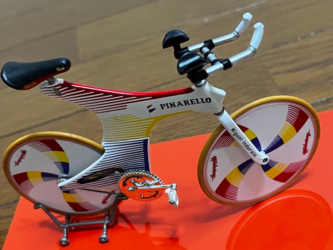 PINARELLO Espada ミニチュアバイク