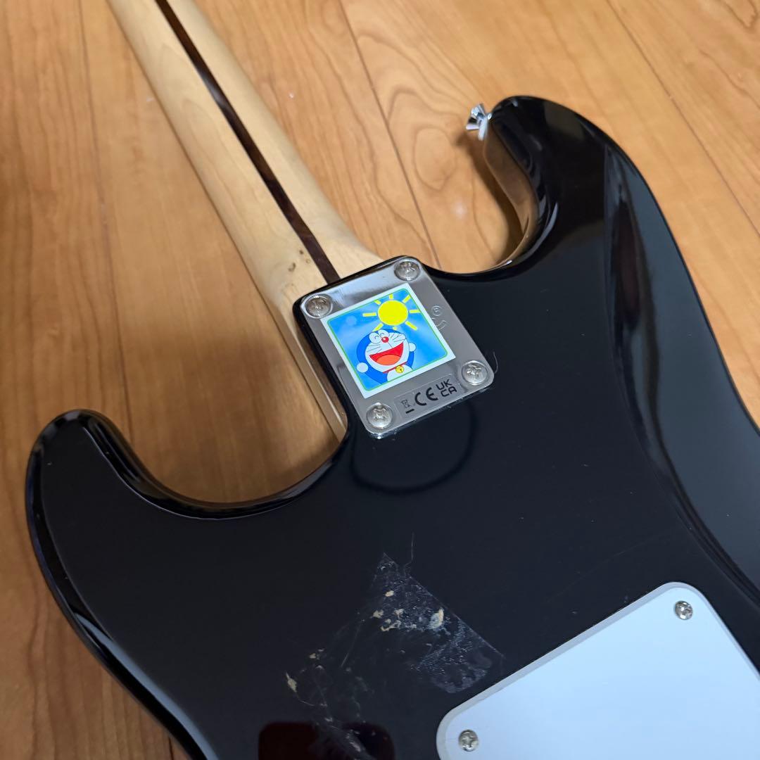 Squier Starcaster ホワイト×ブラック