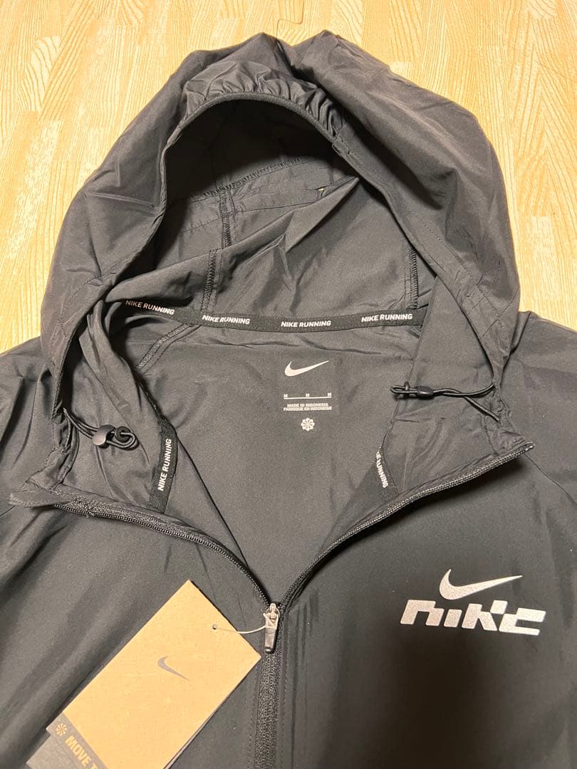 新品未使用　Nike ウィンドブレーカー ブラック Lサイス